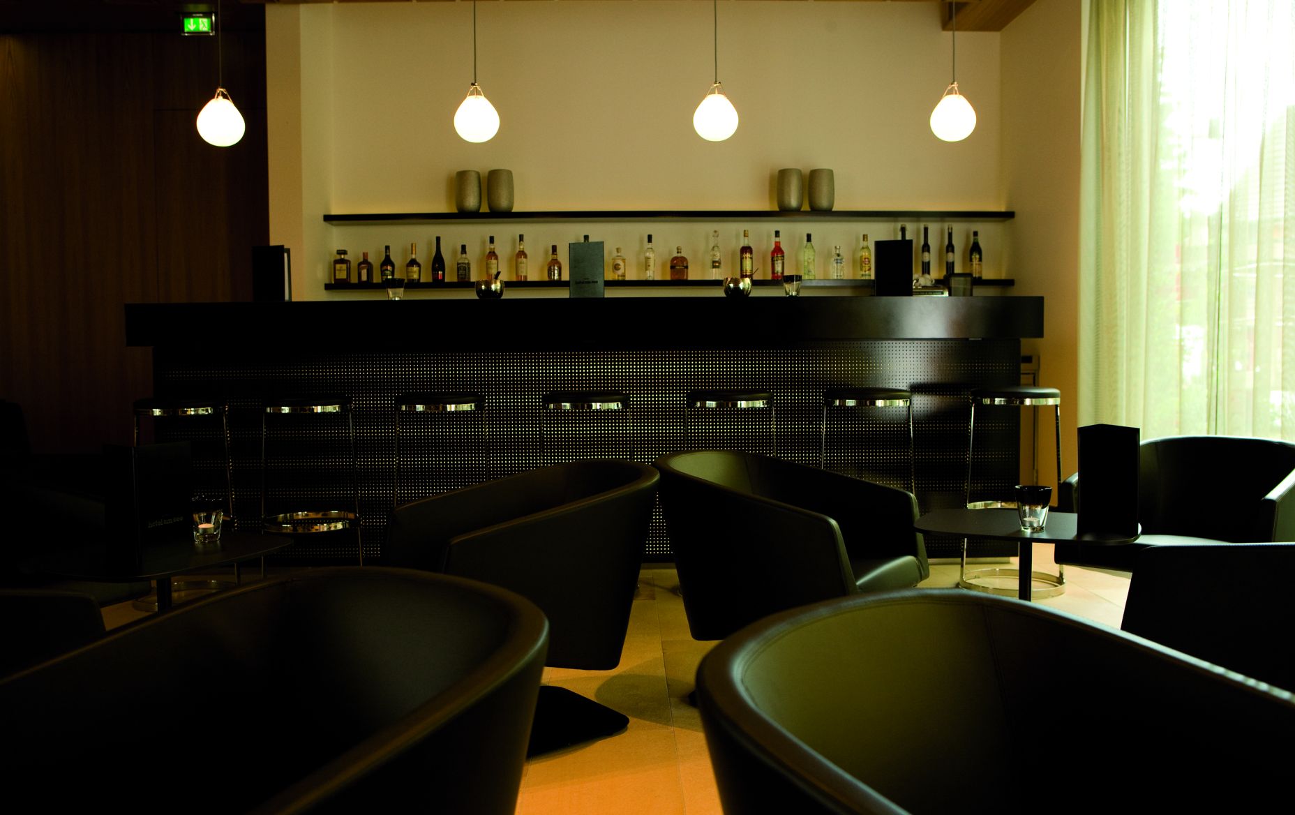 Bar Hotel am See, Hard 