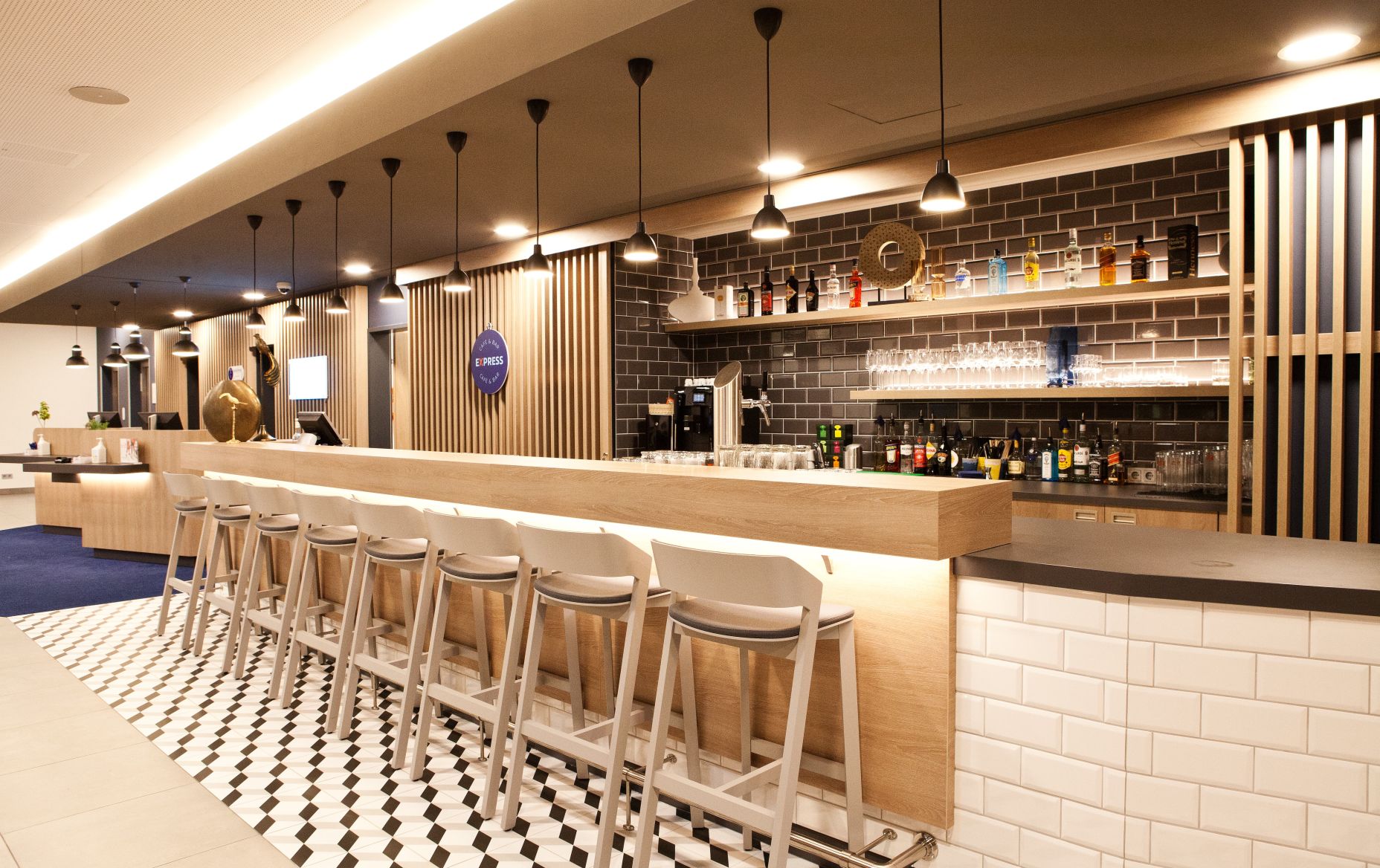 Bar im Gruppenhotel Holiday Inn Express Lustenau