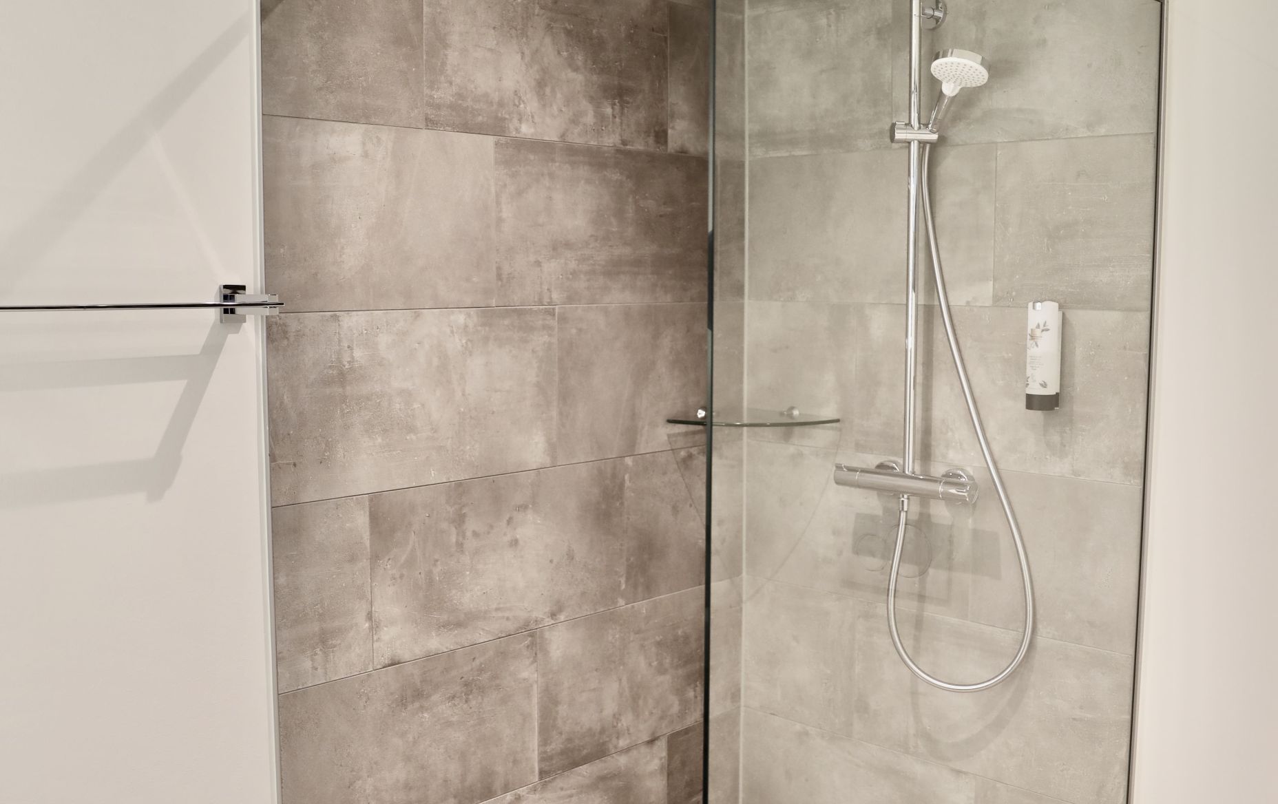 Dusche im Gruppenhotel Amedia in Lustenau Dusche im Gruppenhotel Amedia in Lustenau