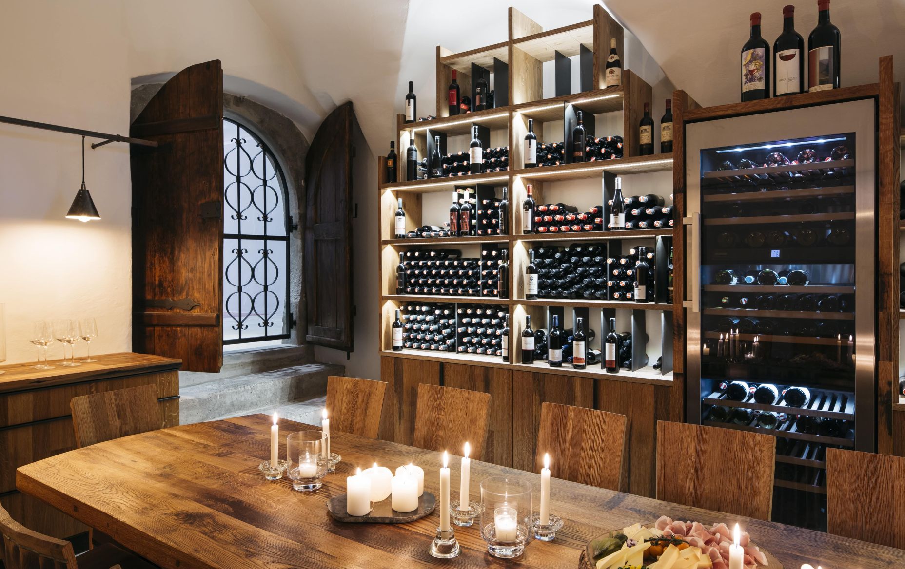 Weinkeller Hotel Lamm, Bregenz  Weinkeller Hotel Lamm, Bregenz