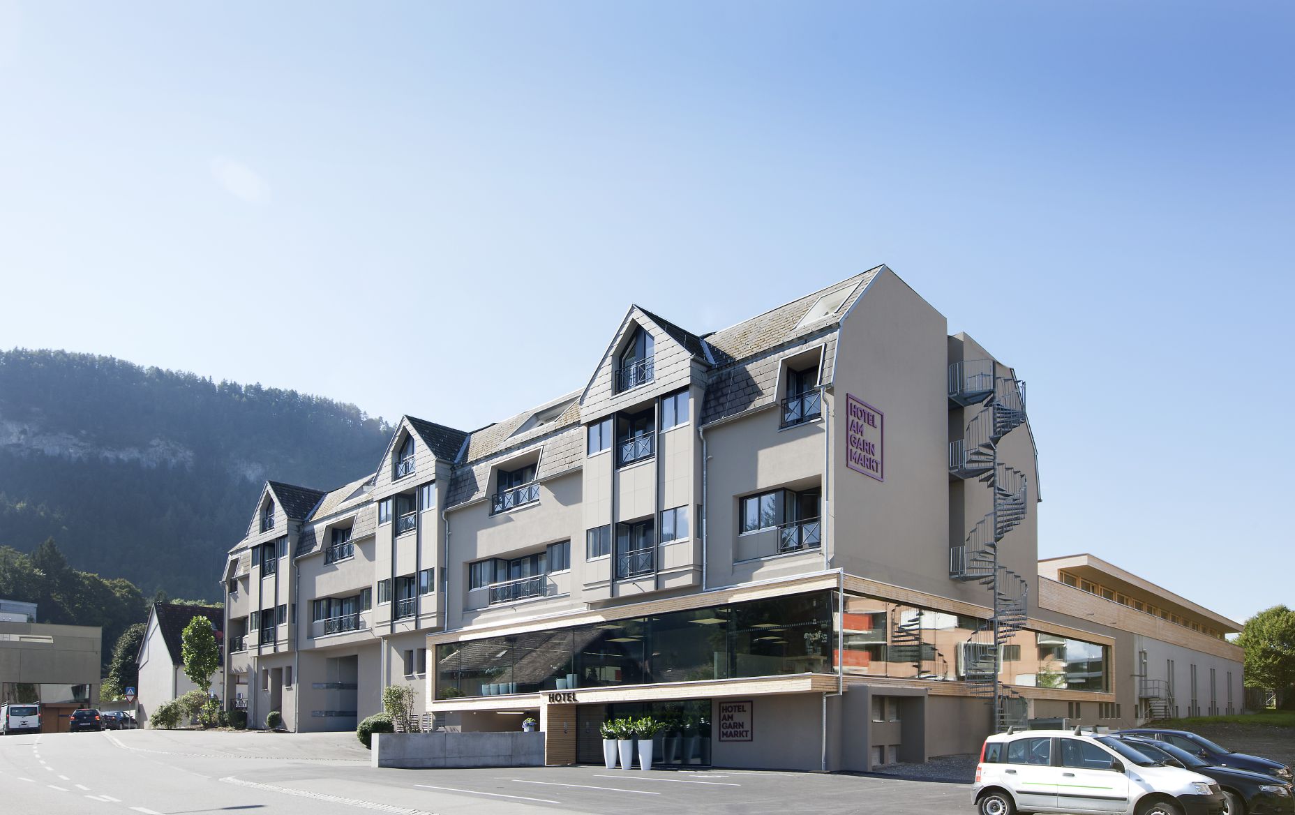 Aussenansicht Gruppenhotel am Garnmarkt Götzis Aussenansicht Gruppenhotel am Garnmarkt Götzis