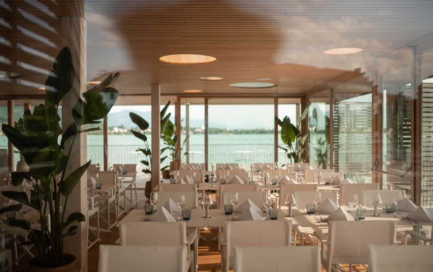 Seehotel am Kaiserstrand Lochau, Restaurant © Patrick Schwienbacher PHOTOGRAPHY Seehotel am Kaiserstrand Lochau, Restaurant © Patrick Schwienbacher PHOTOGRAPHY