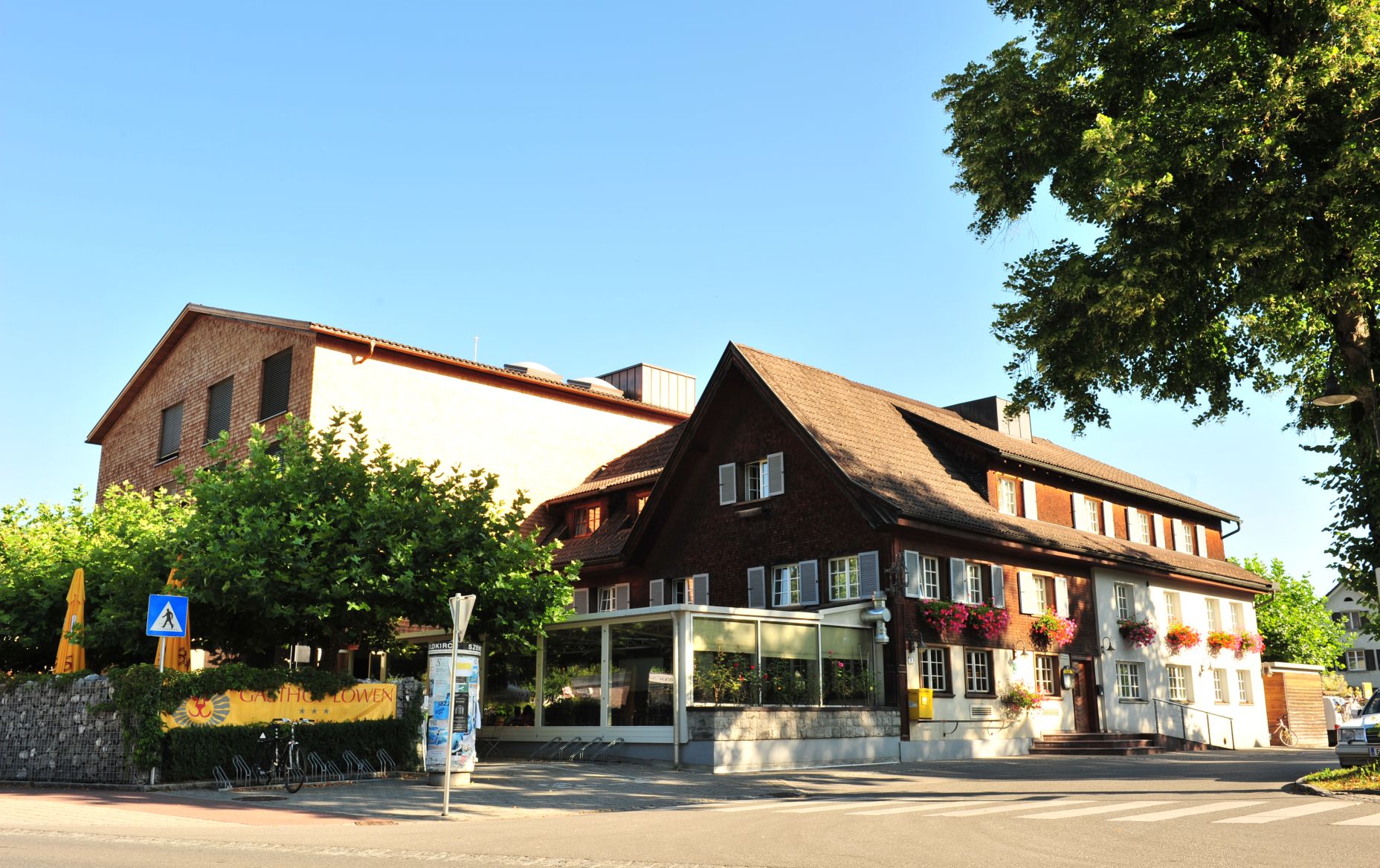 Aussenansicht Gruppenhotel Löwen Nofels Aussenansicht Gruppenhotel Löwen Nofels