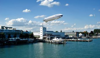 Luftbild Zeppelin Museum und Zeppelin NT in Friedrichshafen