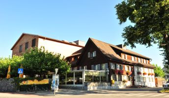 Aussenansicht Gruppenhotel Löwen Nofels Aussenansicht Gruppenhotel Löwen Nofels