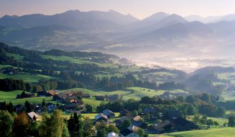 Blick in den Bregenzerwald bei Morgennebel