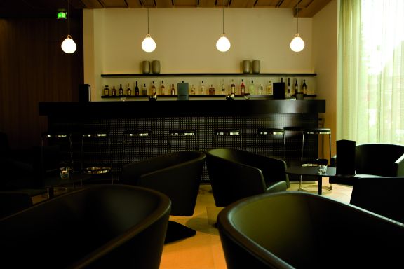 Bar Hotel am See, Hard 