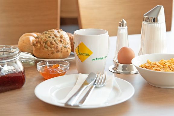 Oekotel Hohenems, Frühstück © The Friendly Ecologist GmbH & CO.KG