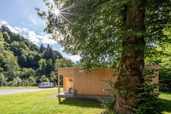 Apartments am Camping Dornbirn, Außenbereich © Dornbirner Seilbahn AG (1) Apartments am Camping Dornbirn, Außenbereich © Dornbirner Seilbahn AG (1)