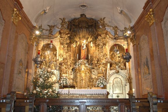 Altar in der Basilika Rankweil Altar in der Basilika Rankweil