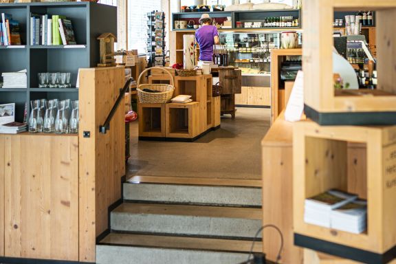 Shop im Biosphärenparkhaus in Sonntag Shop im Biosphärenparkhaus in Sonntag