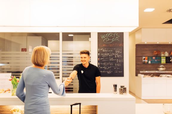 Harry's Home Hotel Dornbirn, Reception © Daniel Zangerl