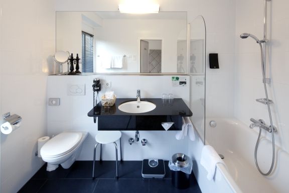 Badezimmer, Gruppenhotel Weisses Kreuz in Bregenz Badezimmer, Gruppenhotel Weisses Kreuz in Bregenz