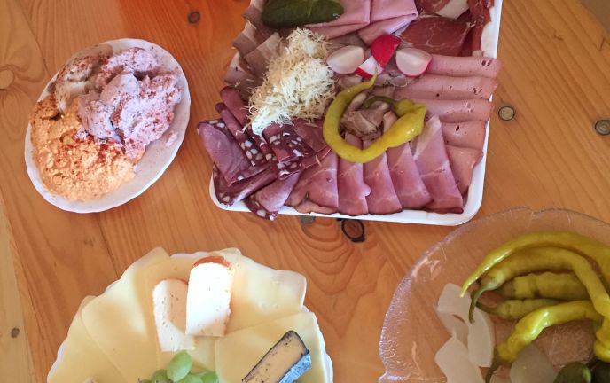 Speisen beim Heuriger Möth Bregenz