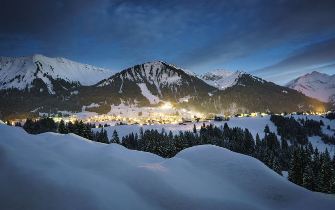 Blick auf Riezlern im Kleinwalsertal im Winter