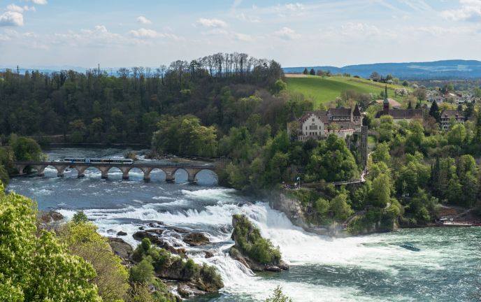 Luftbild vom den Rheinfällen in der Schweiz