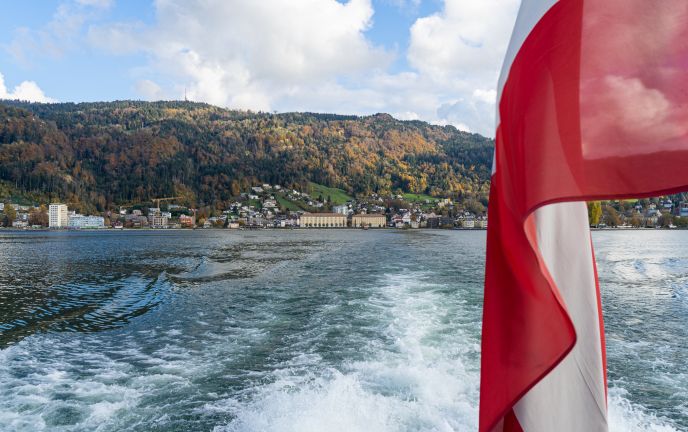 Schifffahrt am Bodensee mit Blick auf Vorarlberg