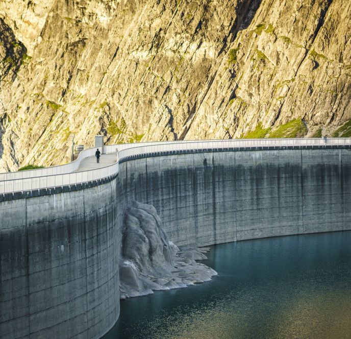 Lünersee Staumauer   Lünersee Staumauer
