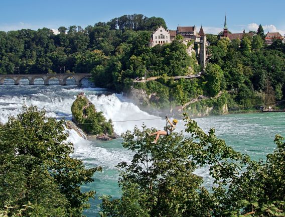Rheinfall Schweiz, Flying Fox im Adventurpark  Rheinfall Schweiz, Flying Fox im Adventurpark