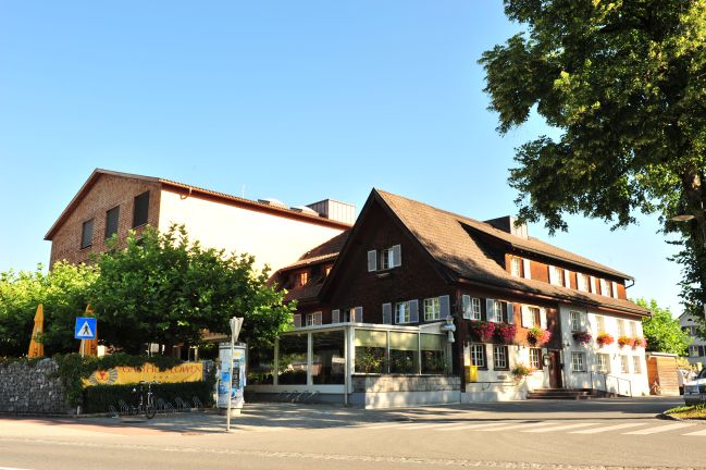 Aussenansicht Gruppenhotel Löwen Nofels Aussenansicht Gruppenhotel Löwen Nofels